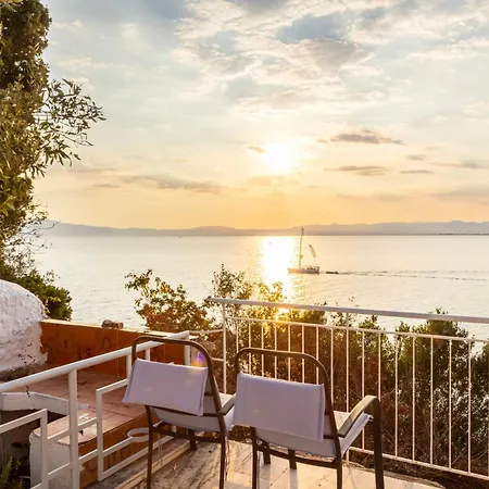 Endless Blue Seafront Retreat - Mikra Mantineia