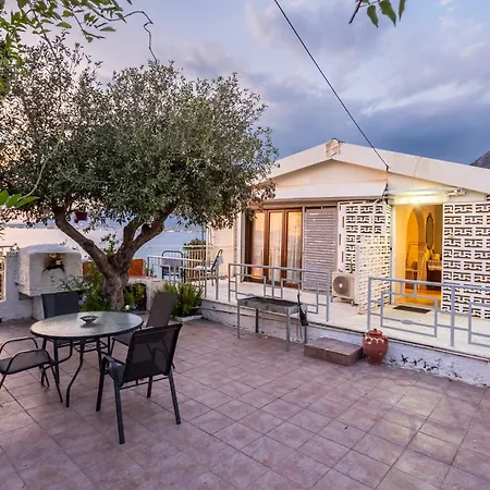 Endless Blue Seafront Retreat - Mikra Mantineia