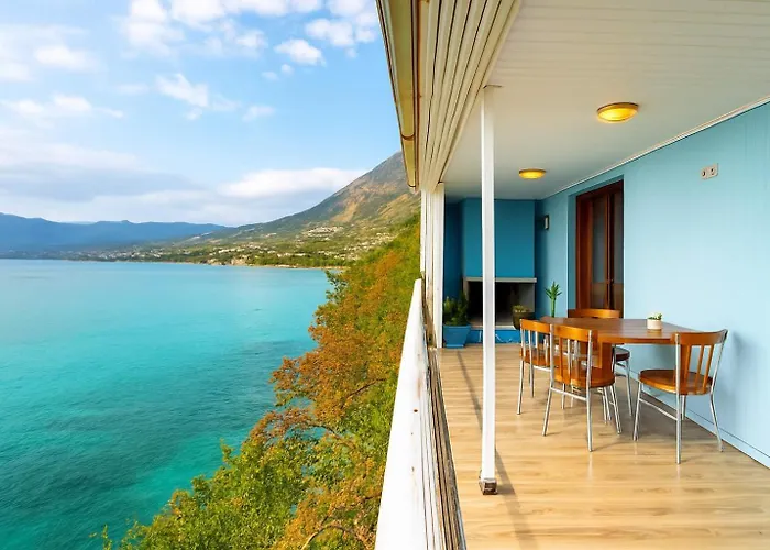 Casa de Férias Endless Blue Seafront Retreat - Mikra Mantineia *