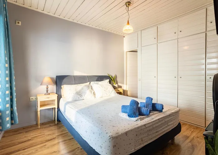 Endless Blue Seafront Retreat - Mikra Mantineia Casa de Férias