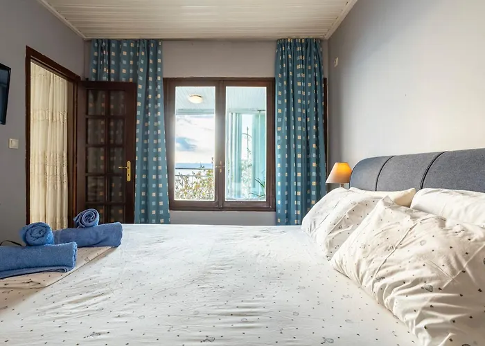 Endless Blue Seafront Retreat - Mikra Mantineia Verga Kalamata