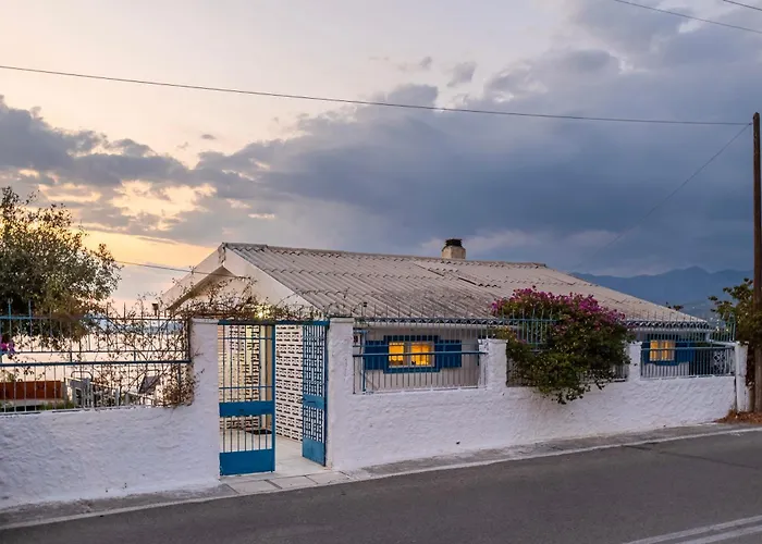 Endless Blue Seafront Retreat - Mikra Mantineia Casa de Férias Verga Kalamata